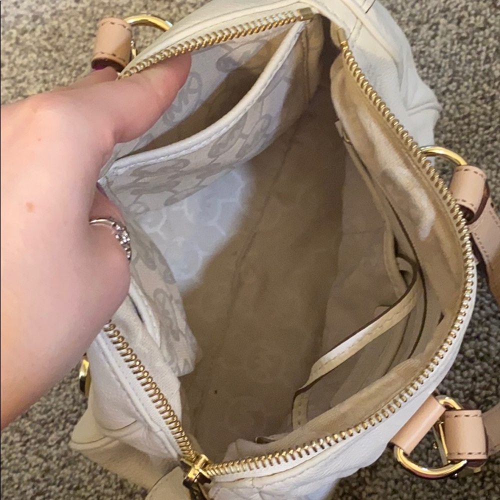 Michael Kors purse - Picture 10 of 14